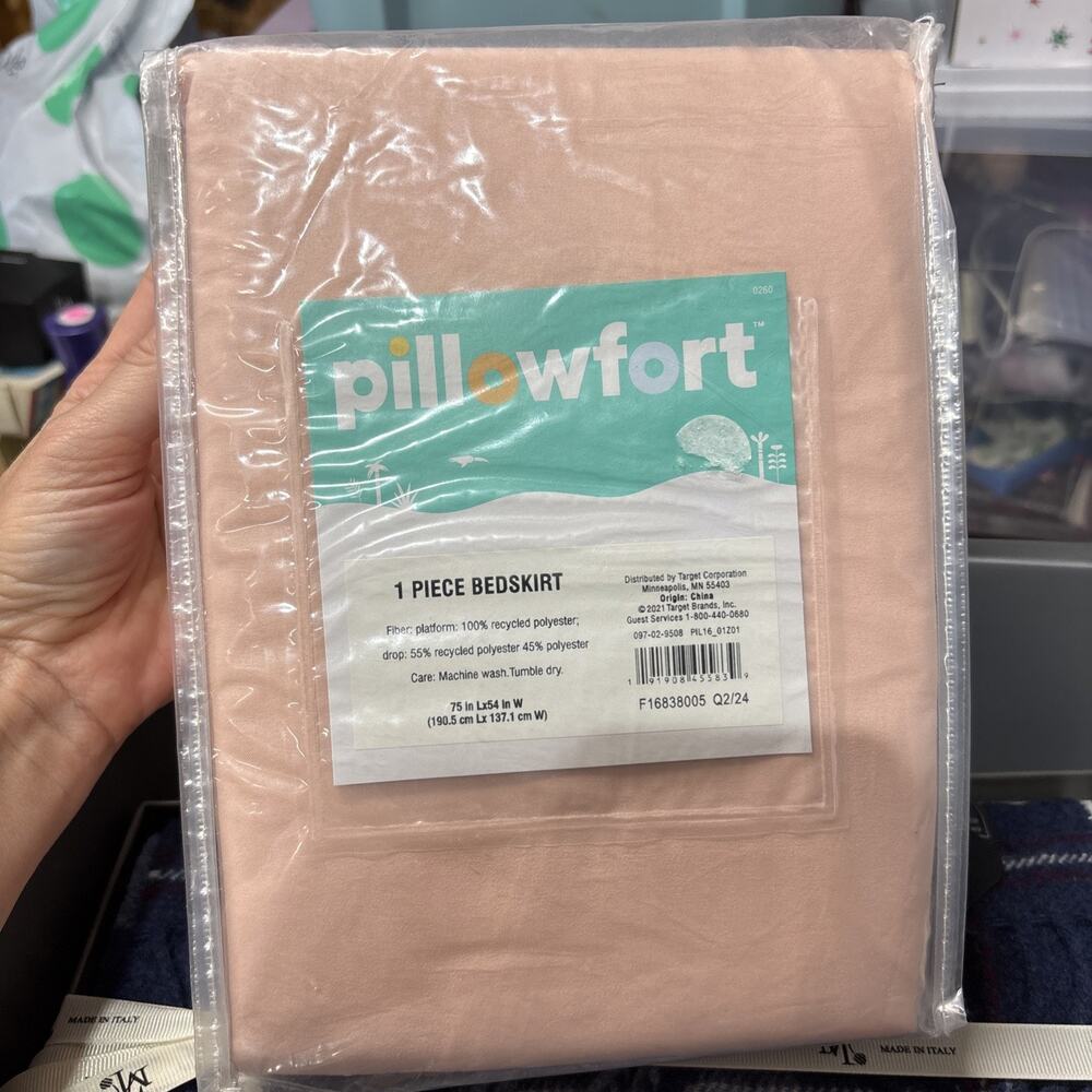 New Pillowfort Full Simple Pleat Bedskirt Pink - Picture 1 of 2